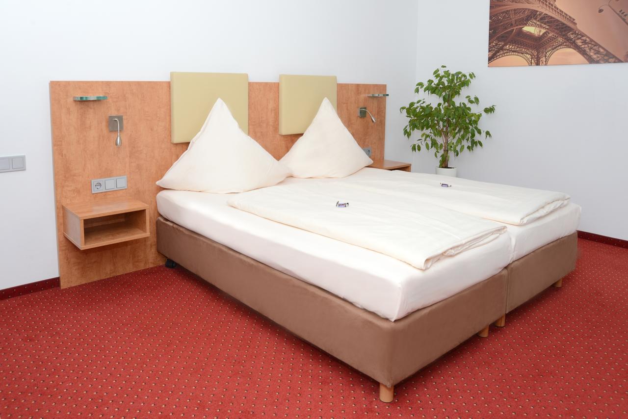 רות' Hotel Jaegerhof מראה חיצוני תמונה