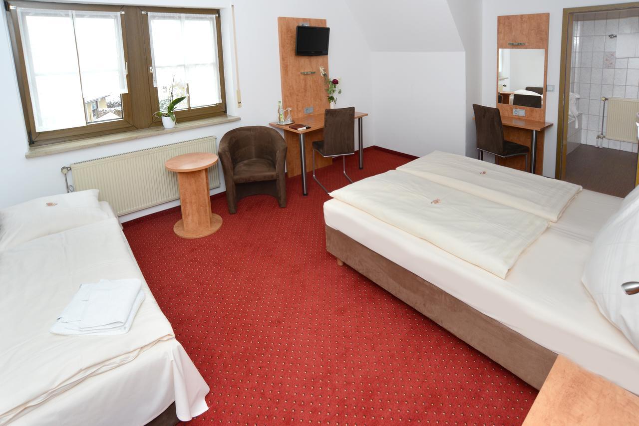 רות' Hotel Jaegerhof מראה חיצוני תמונה