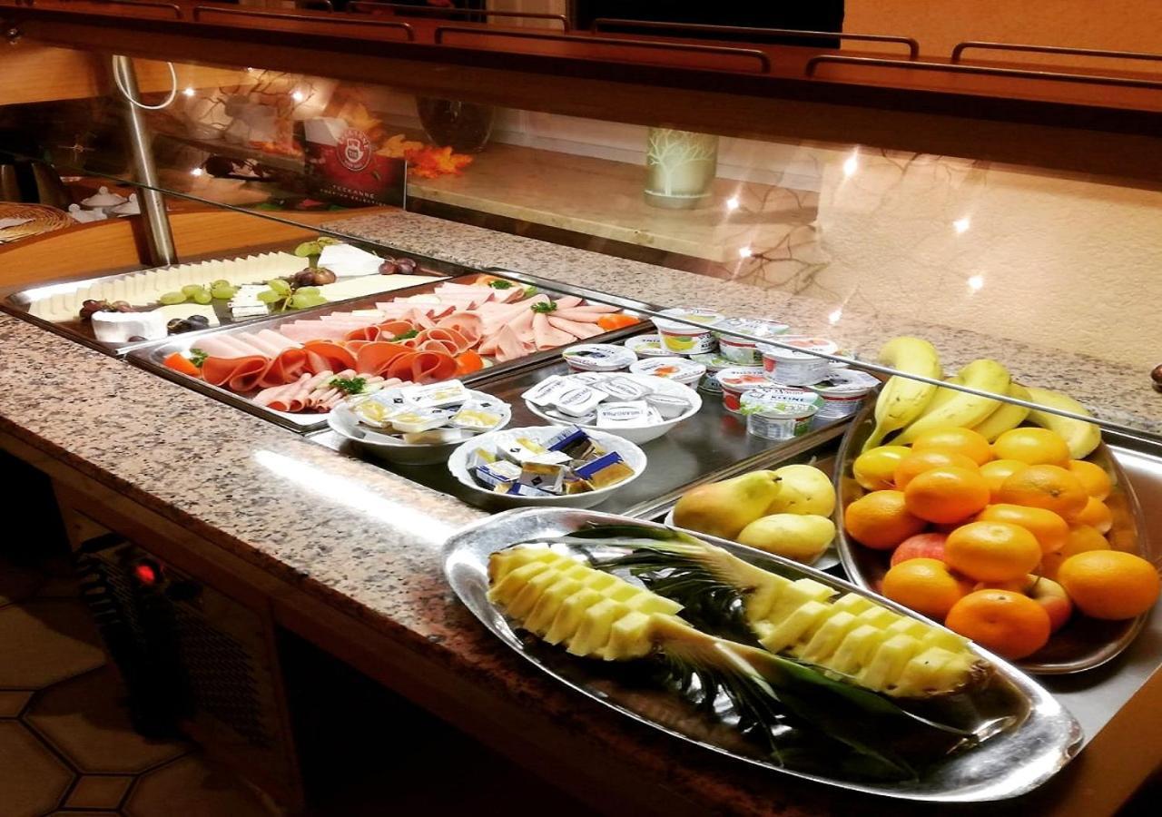רות' Hotel Jaegerhof מראה חיצוני תמונה